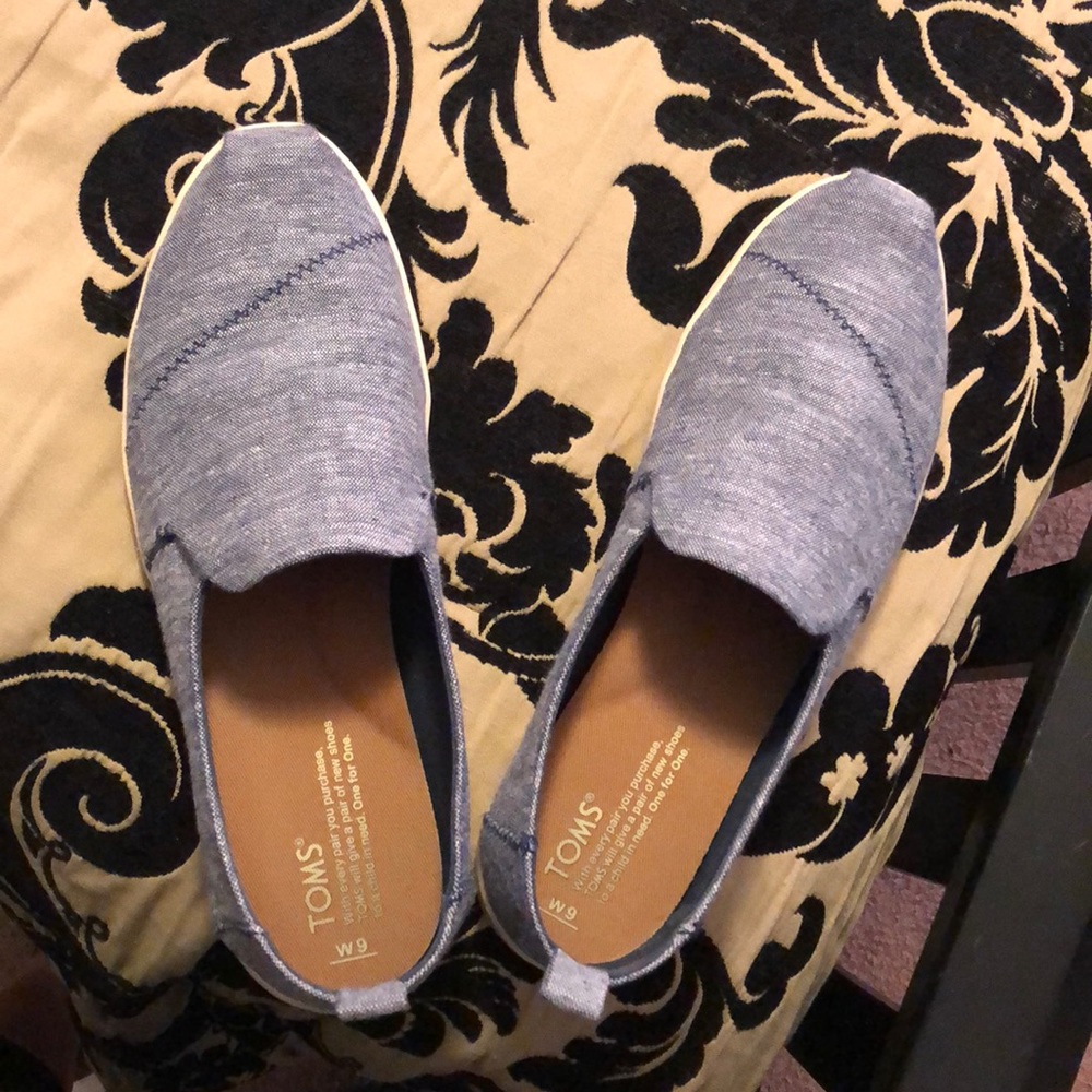 Toms